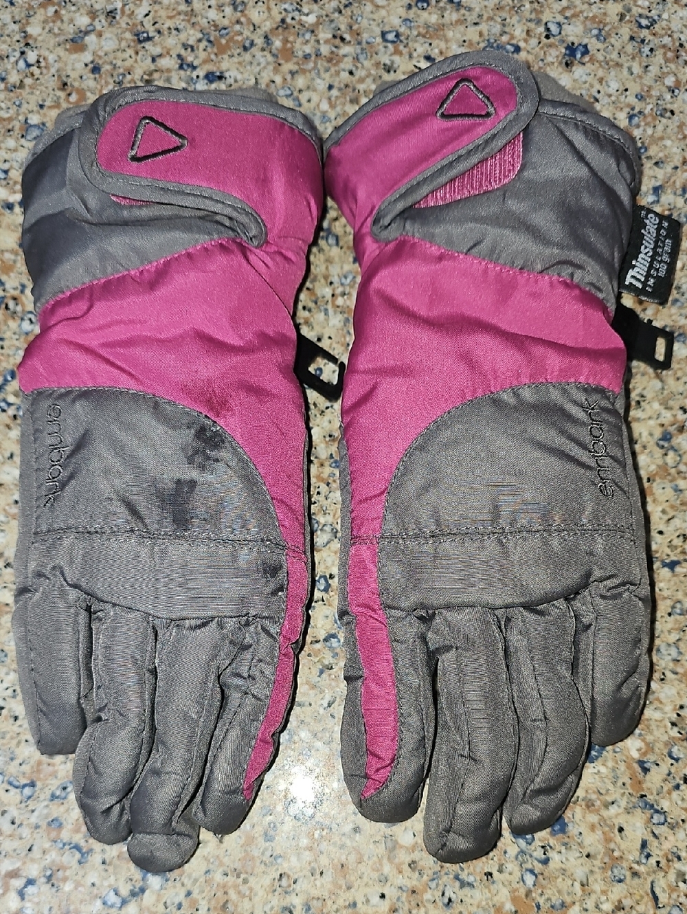 3M Thinsulate Youth Pink and Gray Insulated Gloves Size Juniors 4-7